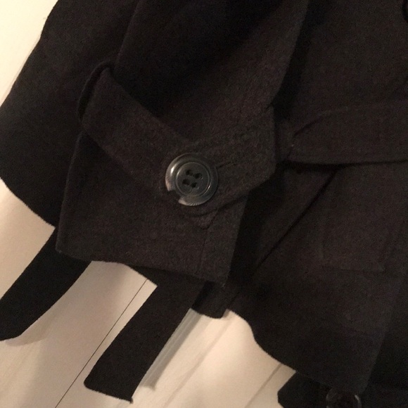 Woman’s short winter coat - Picture 6 of 12